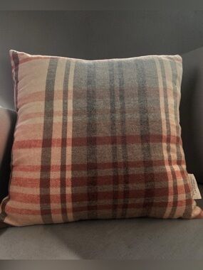 NWOT NIDO Notte Italian Decorative
Pillow Earthtones Gray Cream Rust SOFT